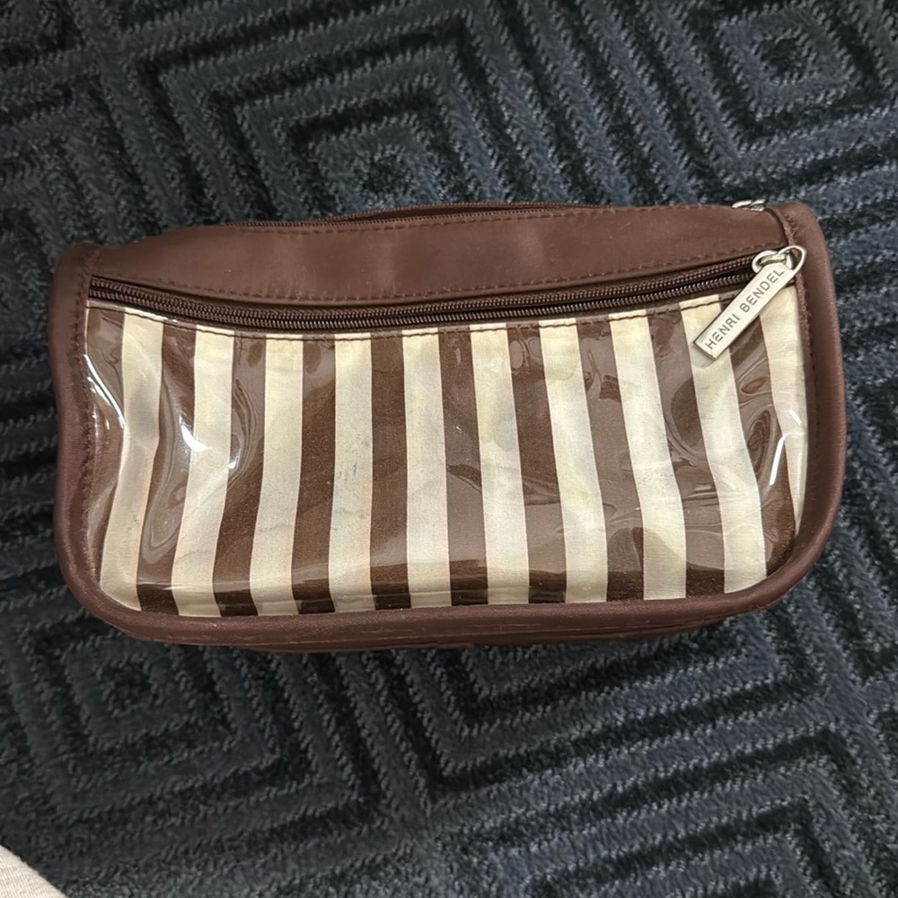 Henri bendel small makeup pouch